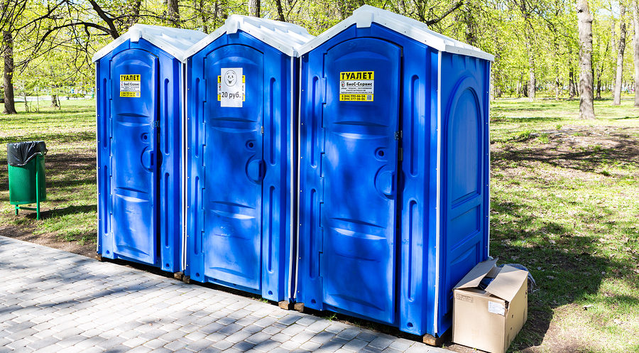 Die Chemietoilette oder kurz: das klassisch blaue Dixiklo ist bei Veranstaltungen, auf den Baustellen oder beim Campingurlaub kaum noch wegzudenken. Hier erfahren Sie mehr!